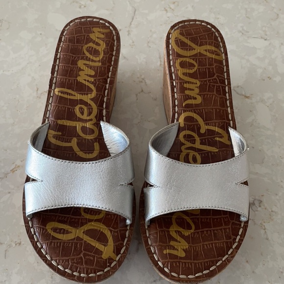 Sam Edelman silver wedges - Picture 2 of 3